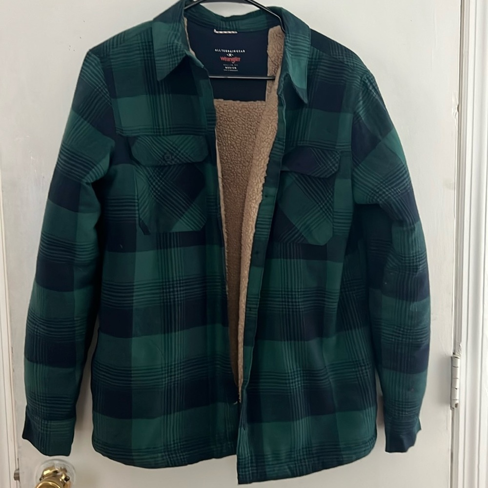 NWOT Cozy shearling lined Shacket by Wrangler